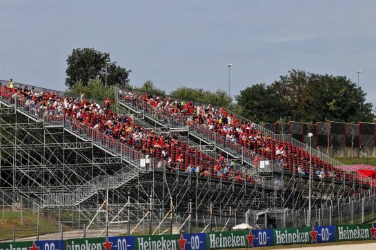 Fans in the grandstand during the first F3 session.
11.09.2020. Formula 1 World Championship, Rd 9, Tuscan Grand Prix, Mugello, Italy, Practice Day.
- www.xpbimages.com, EMail: requests@xpbimages.com © Copyright: Batchelor / XPB Images