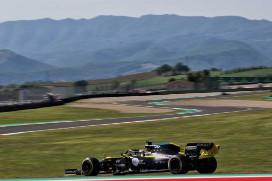 Daniel Ricciardo (AUS) Renault F1 Team RS20.
11.09.2020. Formula 1 World Championship, Rd 9, Tuscan Grand Prix, Mugello, Italy, Practice Day.
- www.xpbimages.com, EMail: requests@xpbimages.com © Copyright: Batchelor / XPB Images