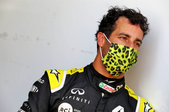 Daniel Ricciardo (AUS) Renault F1 Team.
11.09.2020. Formula 1 World Championship, Rd 9, Tuscan Grand Prix, Mugello, Italy, Practice Day.
- www.xpbimages.com, EMail: requests@xpbimages.com © Copyright: Moy / XPB Images