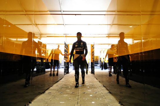 Daniel Ricciardo (AUS) Renault F1 Team.
11.09.2020. Formula 1 World Championship, Rd 9, Tuscan Grand Prix, Mugello, Italy, Practice Day.
- www.xpbimages.com, EMail: requests@xpbimages.com © Copyright: Moy / XPB Images