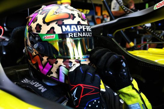Daniel Ricciardo (AUS) Renault F1 Team RS20.
11.09.2020. Formula 1 World Championship, Rd 9, Tuscan Grand Prix, Mugello, Italy, Practice Day.
- www.xpbimages.com, EMail: requests@xpbimages.com © Copyright: Moy / XPB Images