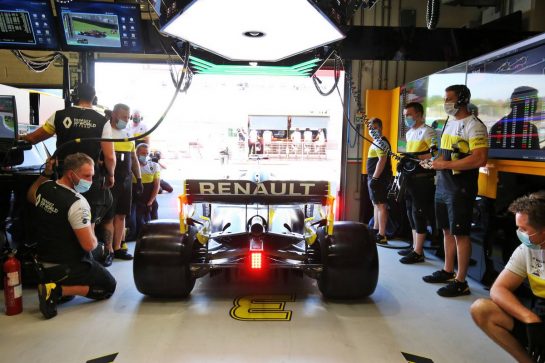 Daniel Ricciardo (AUS) Renault F1 Team RS20.
11.09.2020. Formula 1 World Championship, Rd 9, Tuscan Grand Prix, Mugello, Italy, Practice Day.
- www.xpbimages.com, EMail: requests@xpbimages.com © Copyright: Moy / XPB Images