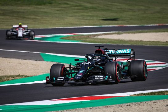 Lewis Hamilton (GBR), Mercedes AMG F1  
12.09.2020. Formula 1 World Championship, Rd 9, Tuscan Grand Prix, Mugello, Italy, Qualifying Day.
- www.xpbimages.com, EMail: requests@xpbimages.com © Copyright: Charniaux / XPB Images
