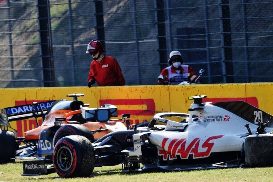 The Haas VF-20 of Kevin Magnussen (DEN) Haas F1 Team and the McLaren MCL35 of Carlos Sainz Jr (ESP) McLaren crashed out of the race.
13.09.2020. Formula 1 World Championship, Rd 9, Tuscan Grand Prix, Mugello, Italy, Race Day.
- www.xpbimages.com, EMail: requests@xpbimages.com © Copyright: Bearne / XPB Images