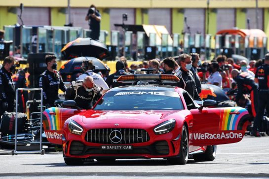 Red FIA Safety Car on the grid.
13.09.2020. Formula 1 World Championship, Rd 9, Tuscan Grand Prix, Mugello, Italy, Race Day.
- www.xpbimages.com, EMail: requests@xpbimages.com © Copyright: Batchelor / XPB Images