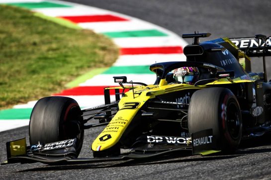 Daniel Ricciardo (AUS) Renault F1 Team RS20.
13.09.2020. Formula 1 World Championship, Rd 9, Tuscan Grand Prix, Mugello, Italy, Race Day.
- www.xpbimages.com, EMail: requests@xpbimages.com © Copyright: Charniaux / XPB Images