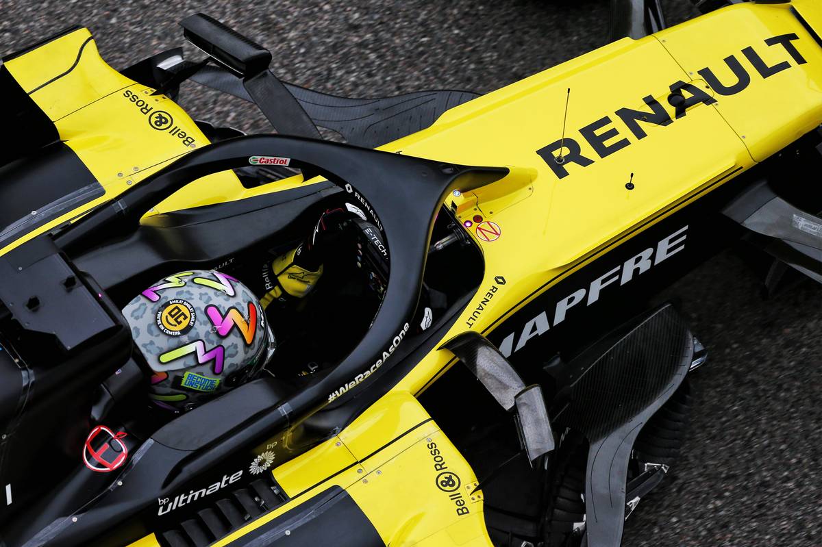 Daniel Ricciardo (AUS) Renault F1 Team RS20.