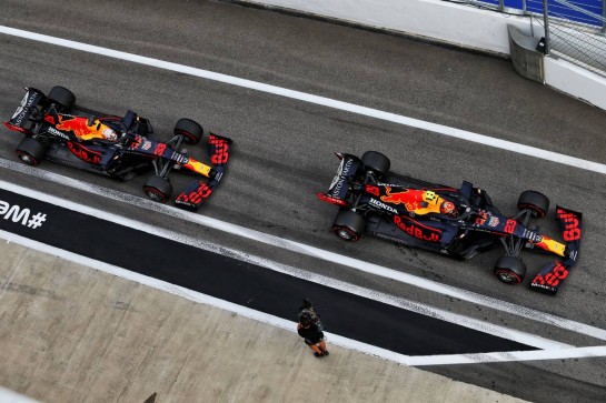 Alexander Albon (THA) Red Bull Racing RB16 and Max Verstappen (NLD) Red Bull Racing RB16.
26.09.2020. Formula 1 World Championship, Rd 10, Russian Grand Prix, Sochi Autodrom, Sochi, Russia, Qualifying Day.
- www.xpbimages.com, EMail: requests@xpbimages.com © Copyright: Moy / XPB Images