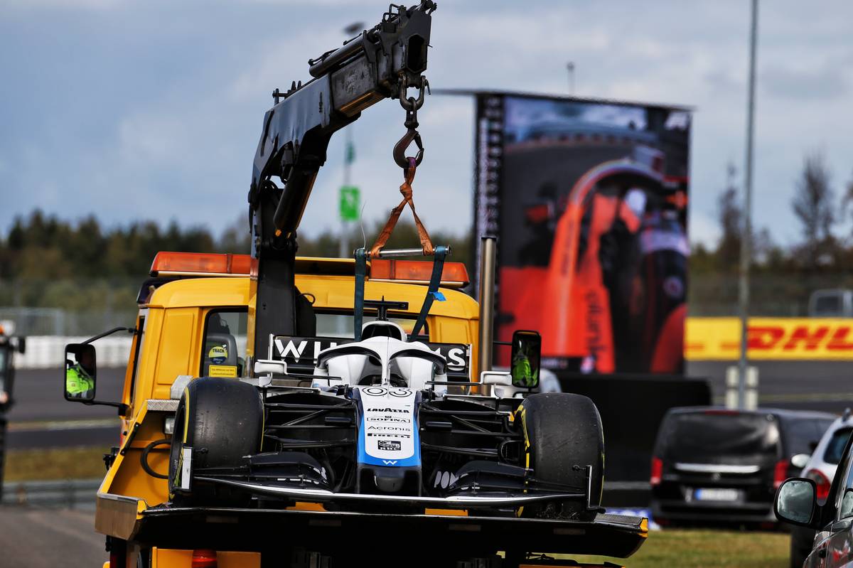 George Russell (GBR) Williams Racing FW43 retired from the race.