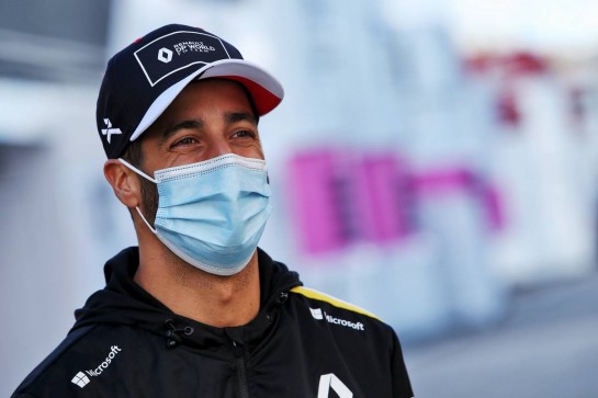 Daniel Ricciardo (AUS) Renault F1 Team.
22.10.2020. Formula 1 World Championship, Rd 12, Portuguese Grand Prix, Portimao, Portugal, Preparation Day.
- www.xpbimages.com, EMail: requests@xpbimages.com © Copyright: Moy / XPB Images