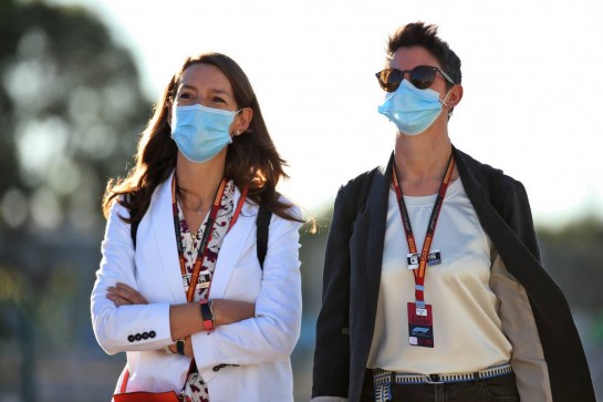 (L to R): Chloe Targett-Adams, Formula One Global Director, Promoter and Business Relations with Ellie Norman, F1 Director of Marketing and Communications.
24.10.2020. Formula 1 World Championship, Rd 12, Portuguese Grand Prix, Portimao, Portugal, Qualifying Day.
- www.xpbimages.com, EMail: requests@xpbimages.com © Copyright: Batchelor / XPB Images