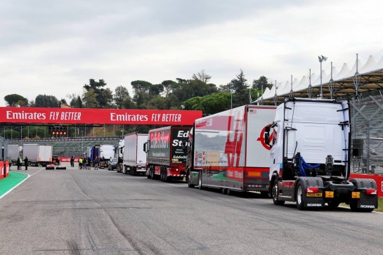 Circuit atmosphere - lorries on the start / finish straight.
29.10.2020. Formula 1 World Championship, Rd 13, Emilia Romagna Grand Prix, Imola, Italy, Preparation Day.
- www.xpbimages.com, EMail: requests@xpbimages.com © Copyright: Moy / XPB Images
