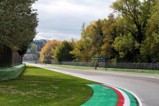 Circuit atmosphere - track detail.
29.10.2020. Formula 1 World Championship, Rd 13, Emilia Romagna Grand Prix, Imola, Italy, Preparation Day.
- www.xpbimages.com, EMail: requests@xpbimages.com © Copyright: Moy / XPB Images