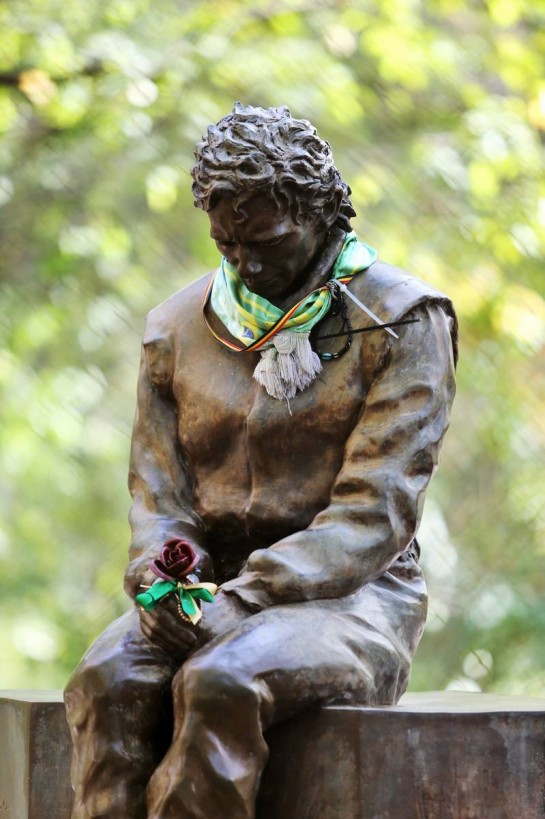 Circuit atmosphere - Ayrton Senna statue.
29.10.2020. Formula 1 World Championship, Rd 13, Emilia Romagna Grand Prix, Imola, Italy, Preparation Day.
- www.xpbimages.com, EMail: requests@xpbimages.com © Copyright: Moy / XPB Images