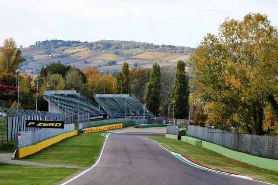 Circuit atmosphere - track detail.
29.10.2020. Formula 1 World Championship, Rd 13, Emilia Romagna Grand Prix, Imola, Italy, Preparation Day.
- www.xpbimages.com, EMail: requests@xpbimages.com © Copyright: Moy / XPB Images