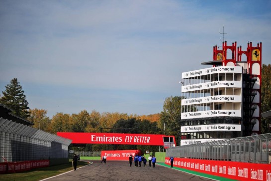 Circuit atmosphere - start / finish straight.
30.10.2020. Formula 1 World Championship, Rd 13, Emilia Romagna Grand Prix, Imola, Italy, Practice Day.
- www.xpbimages.com, EMail: requests@xpbimages.com © Copyright: Charniaux / XPB Images