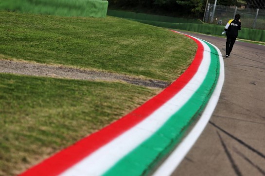 Fernando Alonso (ESP) Renault F1 Team walks the circuit.
30.10.2020. Formula 1 World Championship, Rd 13, Emilia Romagna Grand Prix, Imola, Italy, Practice Day.
- www.xpbimages.com, EMail: requests@xpbimages.com © Copyright: Moy / XPB Images