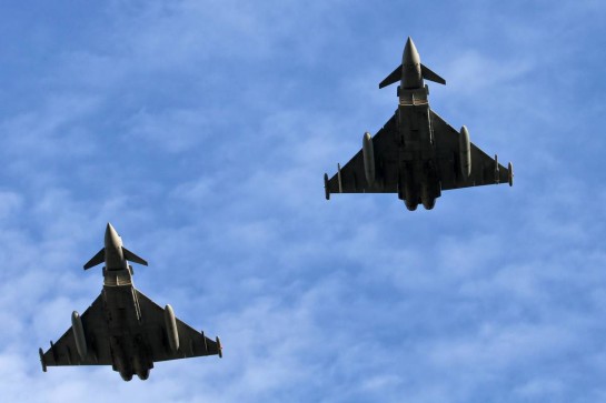 Circuit atmosphere - jet fighter planes.
30.10.2020. Formula 1 World Championship, Rd 13, Emilia Romagna Grand Prix, Imola, Italy, Practice Day.
- www.xpbimages.com, EMail: requests@xpbimages.com © Copyright: Batchelor / XPB Images
