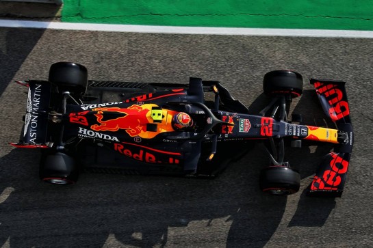 Alexander Albon (THA) Red Bull Racing RB16.
31.10.2020. Formula 1 World Championship, Rd 13, Emilia Romagna Grand Prix, Imola, Italy, Qualifying Day.
- www.xpbimages.com, EMail: requests@xpbimages.com © Copyright: Batchelor / XPB Images