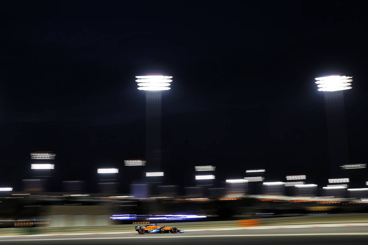 Carlos Sainz Jr (ESP) McLaren MCL35. 28.11.2020. Formula 1 World Championship, Rd 15, Bahrain Grand Prix