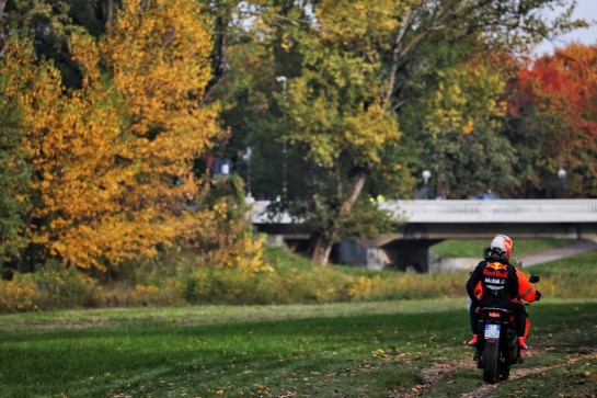 Max Verstappen (NLD) Red Bull Racing retired from the race.
01.11.2020. Formula 1 World Championship, Rd 13, Emilia Romagna Grand Prix, Imola, Italy, Race Day.
- www.xpbimages.com, EMail: requests@xpbimages.com © Copyright: Batchelor / XPB Images