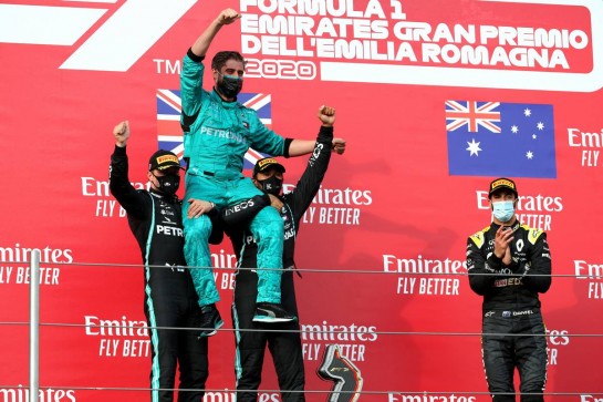 1st place Lewis Hamilton (GBR) Mercedes AMG F1 W11, 2nd Valtteri Bottas (FIN) Mercedes AMG F1 W11 and 3rd place Daniel Ricciardo (AUS) Renault F1 Team RS20.
01.11.2020. Formula 1 World Championship, Rd 13, Emilia Romagna Grand Prix, Imola, Italy, Race Day.
- www.xpbimages.com, EMail: requests@xpbimages.com © Copyright: Batchelor / XPB Images