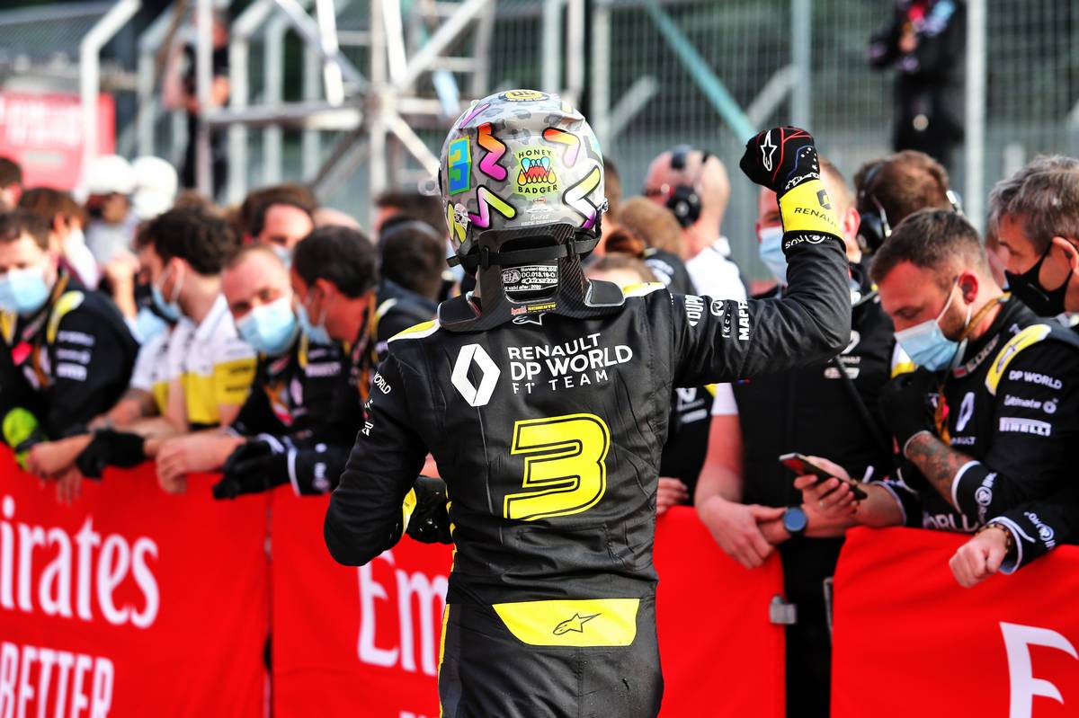 Daniel Ricciardo (AUS) Renault F1 Team celebrates his third position with the team in parc ferme.