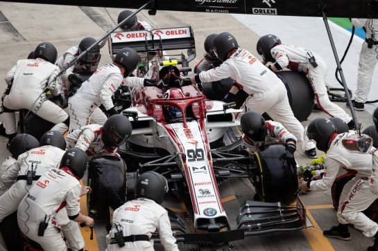 Antonio Giovinazzi (ITA) Alfa Romeo Racing C39 makes a pit stop.
01.11.2020. Formula 1 World Championship, Rd 13, Emilia Romagna Grand Prix, Imola, Italy, Race Day.
- www.xpbimages.com, EMail: requests@xpbimages.com © Copyright: Bearne / XPB Images