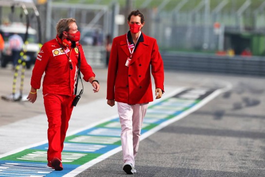 (L to R): Gino Rosato (CDN) Ferrari with John Elkann (ITA) FIAT Chrysler Automobiles Chairman.
01.11.2020. Formula 1 World Championship, Rd 13, Emilia Romagna Grand Prix, Imola, Italy, Race Day.
- www.xpbimages.com, EMail: requests@xpbimages.com © Copyright: Moy / XPB Images