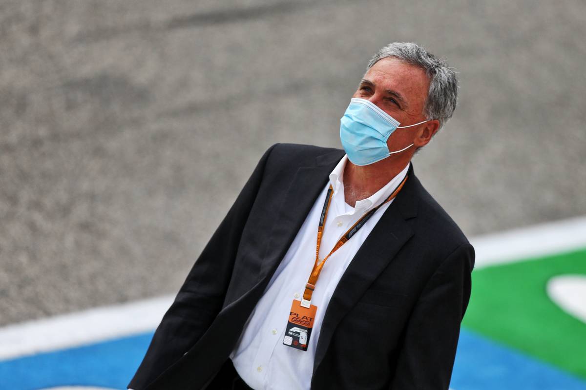 Chase Carey (USA) Formula One Group Chairman on the grid.