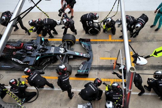 Lewis Hamilton (GBR) Mercedes AMG F1 W11 makes a pit stop.
01.11.2020. Formula 1 World Championship, Rd 13, Emilia Romagna Grand Prix, Imola, Italy, Race Day.
- www.xpbimages.com, EMail: requests@xpbimages.com © Copyright: Moy / XPB Images