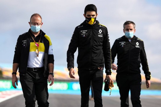 Esteban Ocon (FRA) Renault F1 Team walks the circuit with the team.
12.11.2020. Formula 1 World Championship, Rd 14, Turkish Grand Prix, Istanbul, Turkey, Preparation Day.
- www.xpbimages.com, EMail: requests@xpbimages.com © Copyright: Charniaux / XPB Images