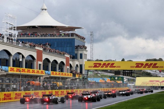 The start of the race.
15.11.2020. Formula 1 World Championship, Rd 14, Turkish Grand Prix, Istanbul, Turkey, Race Day.
- www.xpbimages.com, EMail: requests@xpbimages.com © Copyright: Batchelor / XPB Images