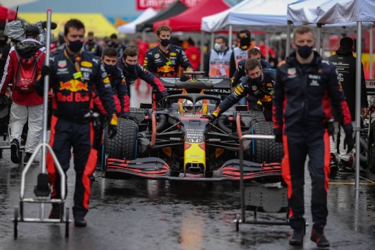 Max Verstappen (NLD) Red Bull Racing RB16 on the grid.
15.11.2020. Formula 1 World Championship, Rd 14, Turkish Grand Prix, Istanbul, Turkey, Race Day.
- www.xpbimages.com, EMail: requests@xpbimages.com © Copyright: Charniaux / XPB Images