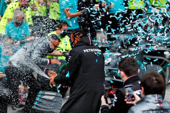 Race winner and World Champion Lewis Hamilton (GBR) Mercedes AMG F1 celebrates with the team.
15.11.2020. Formula 1 World Championship, Rd 14, Turkish Grand Prix, Istanbul, Turkey, Race Day.
- www.xpbimages.com, EMail: requests@xpbimages.com © Copyright: Staley / XPB Images