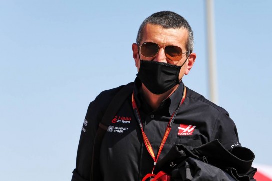 Guenther Steiner (ITA) Haas F1 Team Prinicipal.
26.11.2020. Formula 1 World Championship, Rd 15, Bahrain Grand Prix, Sakhir, Bahrain, Preparation Day.
- www.xpbimages.com, EMail: requests@xpbimages.com © Copyright: Moy / XPB Images