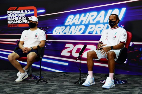 (L to R): Valtteri Bottas (FIN) Mercedes AMG F1 and team mate Lewis Hamilton (GBR) Mercedes AMG F1 in the FIA Press Conference.
26.11.2020. Formula 1 World Championship, Rd 15, Bahrain Grand Prix, Sakhir, Bahrain, Preparation Day.
- www.xpbimages.com, EMail: requests@xpbimages.com © Copyright: FIA Pool Image for Editorial Use Only