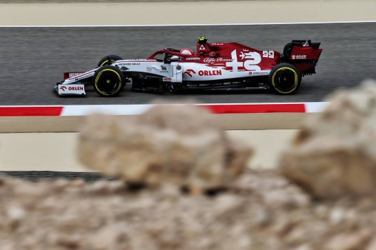 Antonio Giovinazzi (ITA) Alfa Romeo Racing C39.
27.11.2020. Formula 1 World Championship, Rd 15, Bahrain Grand Prix, Sakhir, Bahrain, Practice Day
- www.xpbimages.com, EMail: requests@xpbimages.com © Copyright: Moy / XPB Images
