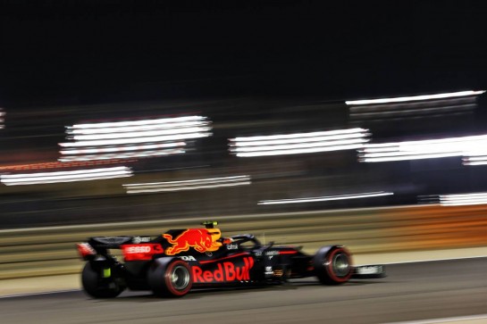 Alexander Albon (THA) Red Bull Racing RB16.
28.11.2020. Formula 1 World Championship, Rd 15, Bahrain Grand Prix, Sakhir, Bahrain, Qualifying Day.
- www.xpbimages.com, EMail: requests@xpbimages.com © Copyright: Moy / XPB Images