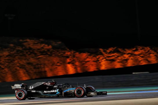 Lewis Hamilton (GBR) Mercedes AMG F1 W11.
28.11.2020. Formula 1 World Championship, Rd 15, Bahrain Grand Prix, Sakhir, Bahrain, Qualifying Day.
- www.xpbimages.com, EMail: requests@xpbimages.com © Copyright: Batchelor / XPB Images