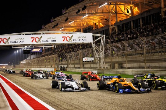 Pierre Gasly (FRA) AlphaTauri AT01 and Lando Norris (GBR) McLaren MCL35 at the start of the race.
29.11.2020. Formula 1 World Championship, Rd 15, Bahrain Grand Prix, Sakhir, Bahrain, Race Day.
- www.xpbimages.com, EMail: requests@xpbimages.com © Copyright: Bearne / XPB Images