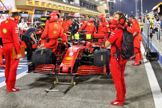 Sebastian Vettel (GER) Ferrari SF1000 in the pits while the race is stopped.
29.11.2020. Formula 1 World Championship, Rd 15, Bahrain Grand Prix, Sakhir, Bahrain, Race Day.
- www.xpbimages.com, EMail: requests@xpbimages.com © Copyright: Charniaux / XPB Images