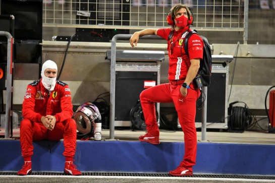 Sebastian Vettel (GER) Ferrari with Antti Kontsas (FIN) Personal Trainer in the pits while the race is stopped.
29.11.2020. Formula 1 World Championship, Rd 15, Bahrain Grand Prix, Sakhir, Bahrain, Race Day.
- www.xpbimages.com, EMail: requests@xpbimages.com © Copyright: Charniaux / XPB Images