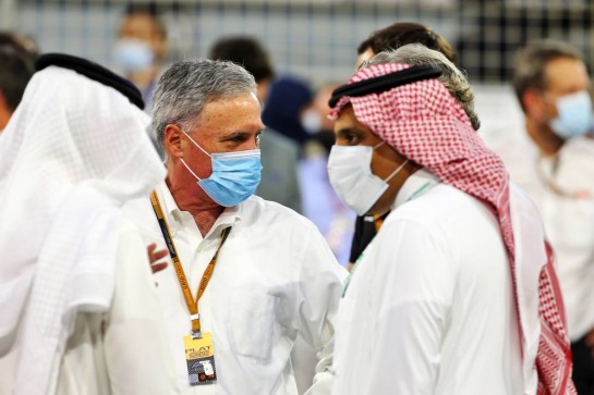Chase Carey (USA) Formula One Group Chairman on the grid.
29.11.2020. Formula 1 World Championship, Rd 15, Bahrain Grand Prix, Sakhir, Bahrain, Race Day.
- www.xpbimages.com, EMail: requests@xpbimages.com © Copyright: Batchelor / XPB Images