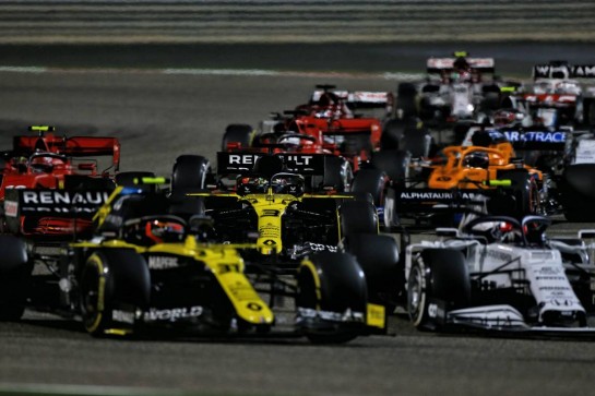 Daniel Ricciardo (AUS) Renault F1 Team RS20 at the restart of the race.
29.11.2020. Formula 1 World Championship, Rd 15, Bahrain Grand Prix, Sakhir, Bahrain, Race Day.
- www.xpbimages.com, EMail: requests@xpbimages.com © Copyright: Moy / XPB Images