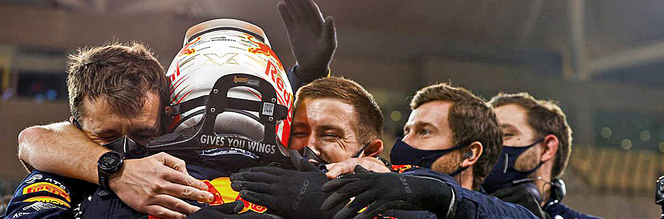 Race winner Max Verstappen (NLD) Red Bull Racing celebrates with the team in parc ferme. 13.12.2020. Formula 1 World Championship, Rd 17, Abu Dhabi Grand Prix