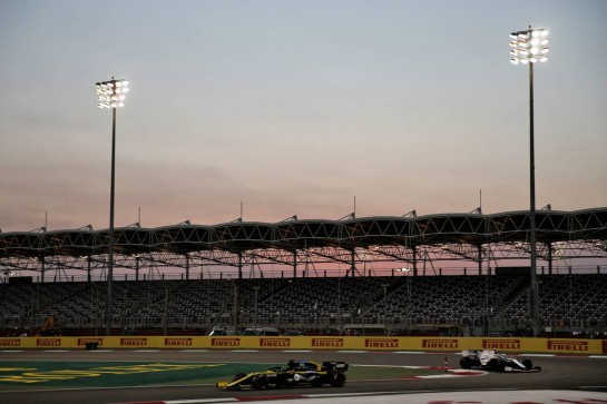 Daniel Ricciardo (AUS) Renault F1 Team RS20.
04.12.2020. Formula 1 World Championship, Rd 16, Sakhir Grand Prix, Sakhir, Bahrain, Practice Day
- www.xpbimages.com, EMail: requests@xpbimages.com © Copyright: Batchelor / XPB Images
