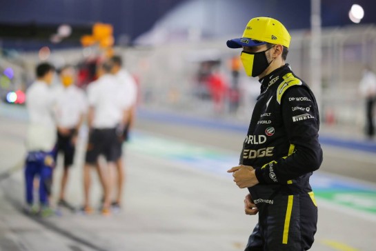 Esteban Ocon (FRA) Renault F1 Team.
05.12.2020. Formula 1 World Championship, Rd 16, Sakhir Grand Prix, Sakhir, Bahrain, Qualifying Day.
- www.xpbimages.com, EMail: requests@xpbimages.com © Copyright: Charniaux / XPB Images