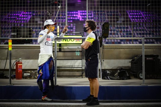 (L to R): Carlos Sainz Jr (ESP) McLaren with Fernando Alonso (ESP) Renault F1 Team.
05.12.2020. Formula 1 World Championship, Rd 16, Sakhir Grand Prix, Sakhir, Bahrain, Qualifying Day.
- www.xpbimages.com, EMail: requests@xpbimages.com © Copyright: Charniaux / XPB Images