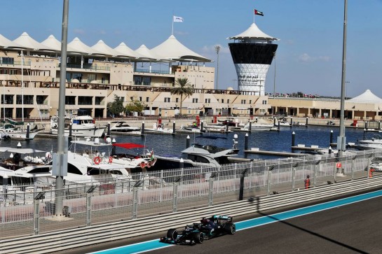 Lewis Hamilton (GBR) Mercedes AMG F1 W11.
11.12.2020. Formula 1 World Championship, Rd 17, Abu Dhabi Grand Prix, Yas Marina Circuit, Abu Dhabi, Practice Day.
- www.xpbimages.com, EMail: requests@xpbimages.com © Copyright: Moy / XPB Images